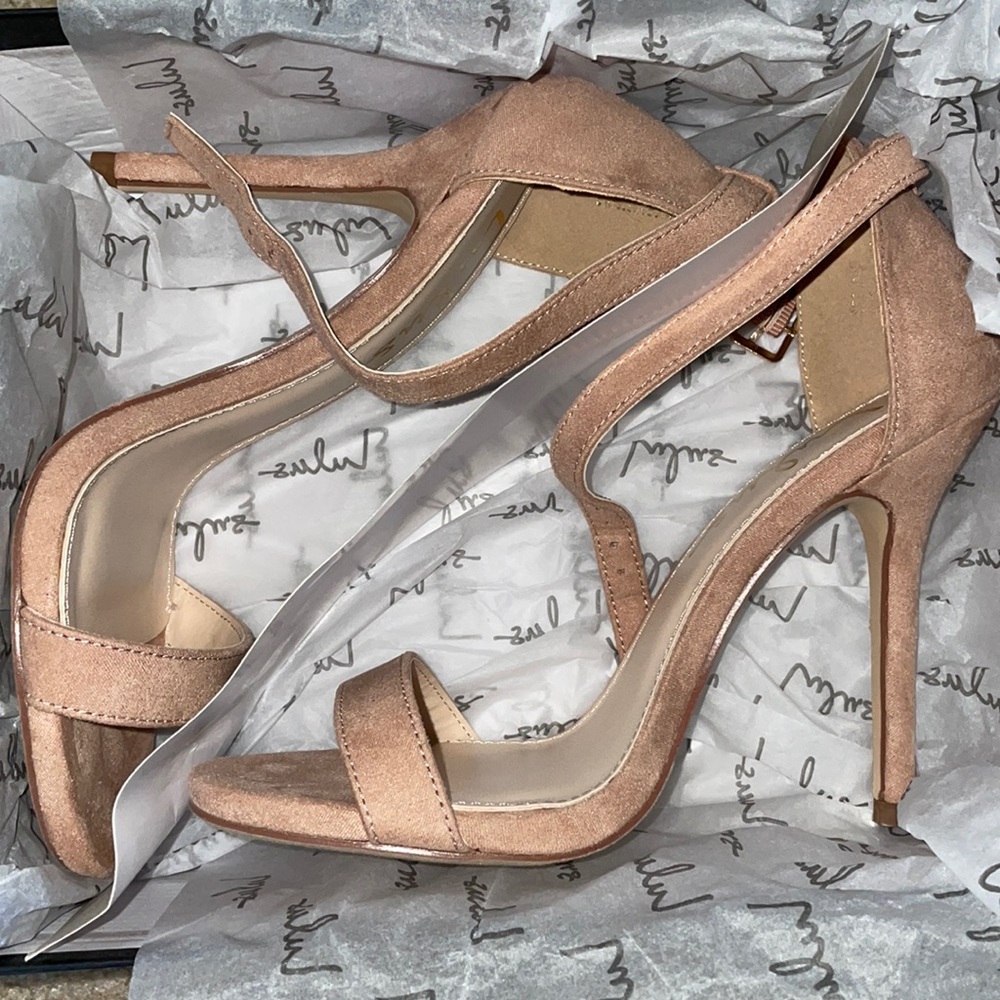 Lulu’s Mauve high heels